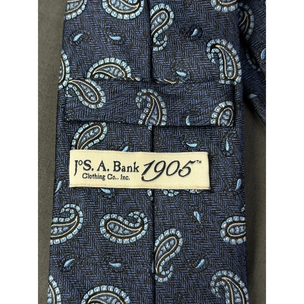 Jos A Bank 1905 Necktie Mens OS Navy Blue Excellent Silk Paisley Herringbone Tie